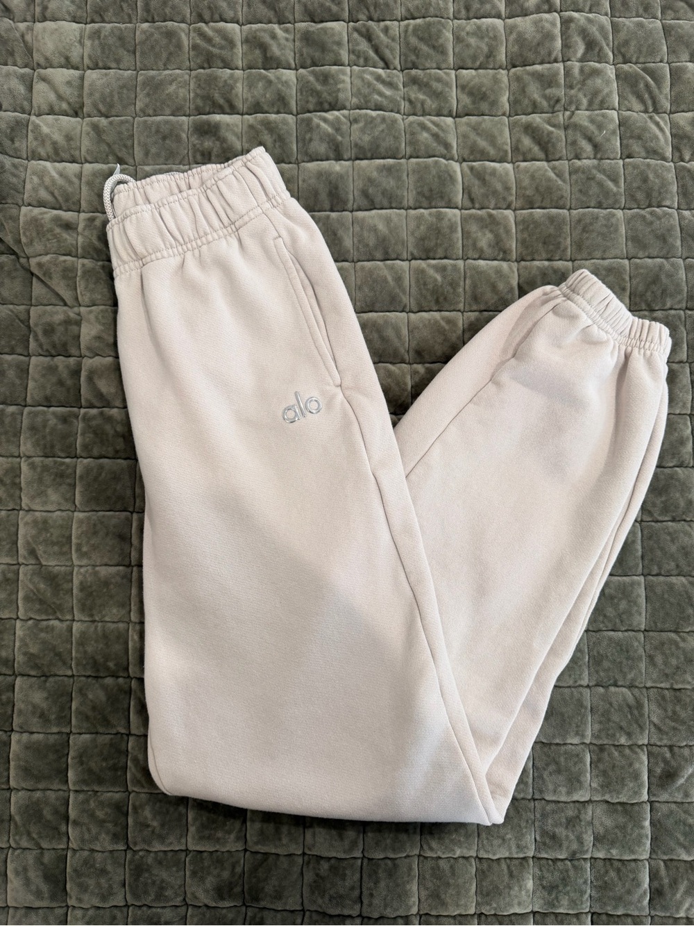 Alo Accolade Sweatshirt & pant Set in Bone - Picture 3 of 5